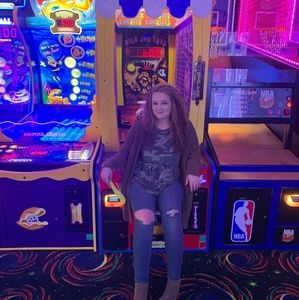 Meet your Posher, Hannah